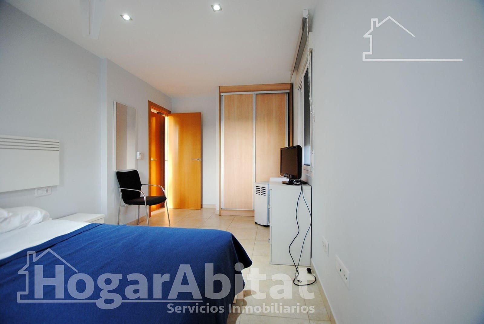 2 soverom Rekkehus til salgs i Oliva med svømmebasseng garasje - € 205 000 (Ref: 9403461)