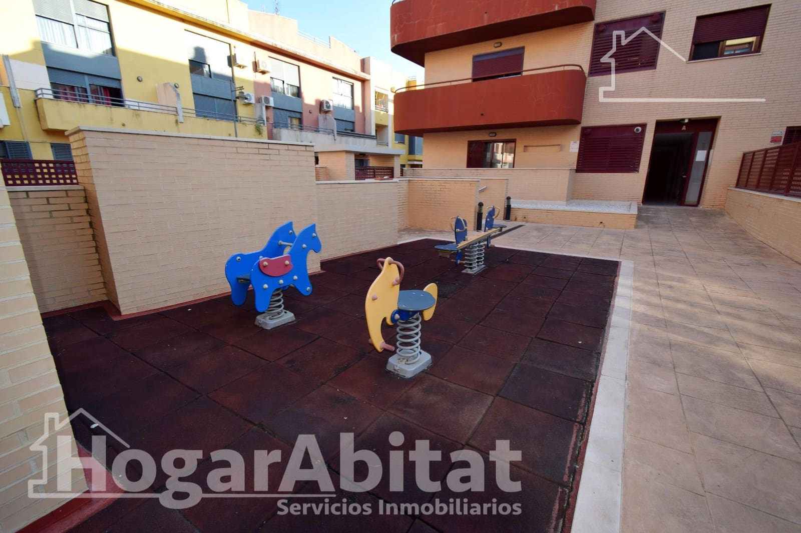 2 bedroom Flat for sale in Alginet with pool garage - € 155,000 (Ref: 9406905)