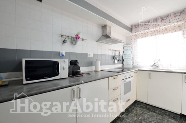 3 bedroom Flat for sale in Tavernes de la Valldigna with pool garage - € 195,000 (Ref: 9406916)