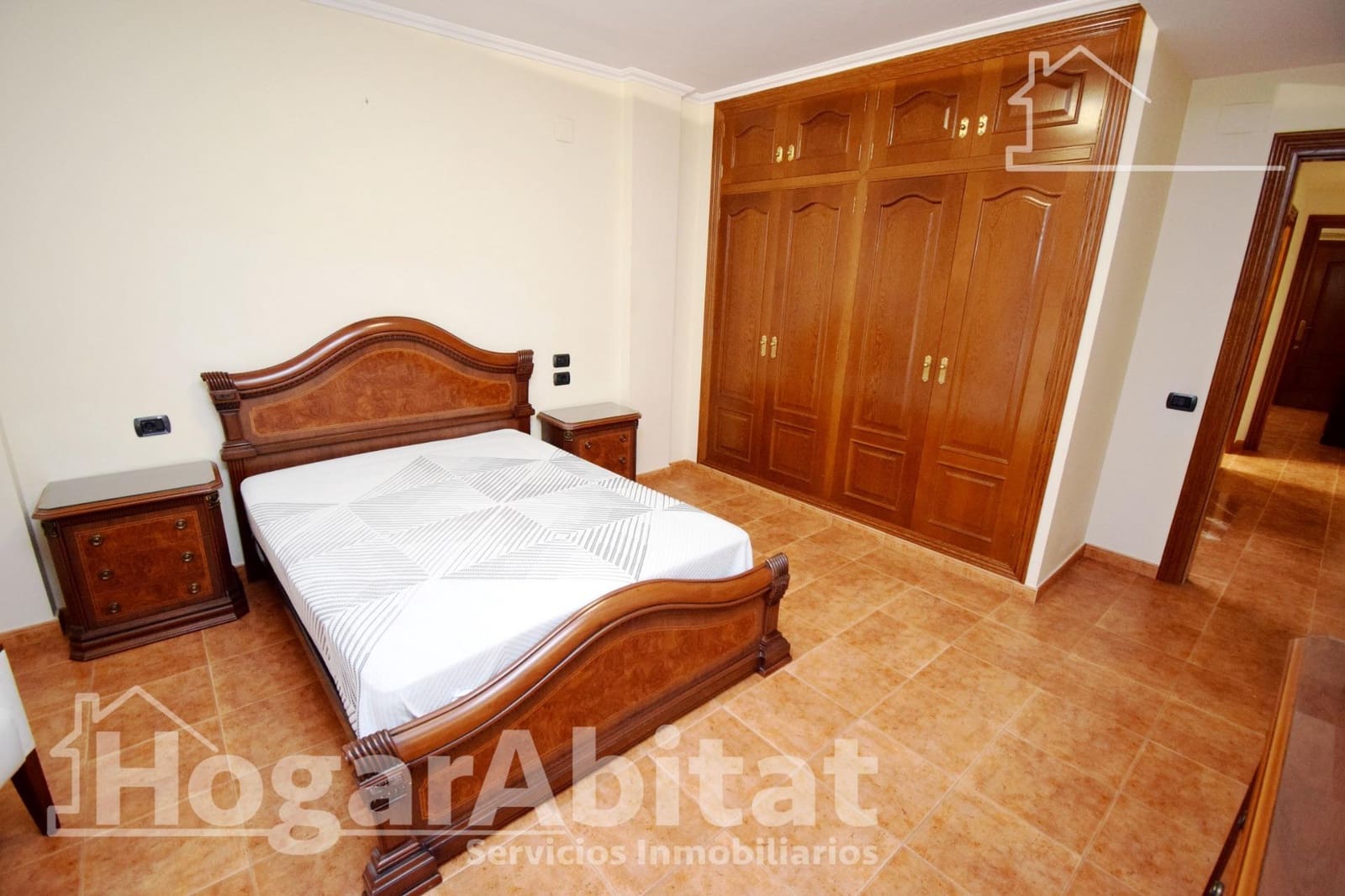 4 makuuhuone Omakotitalo myytävänä paikassa Vila-real mukana 
autotalli - 240 000 € (Ref: 9406969)