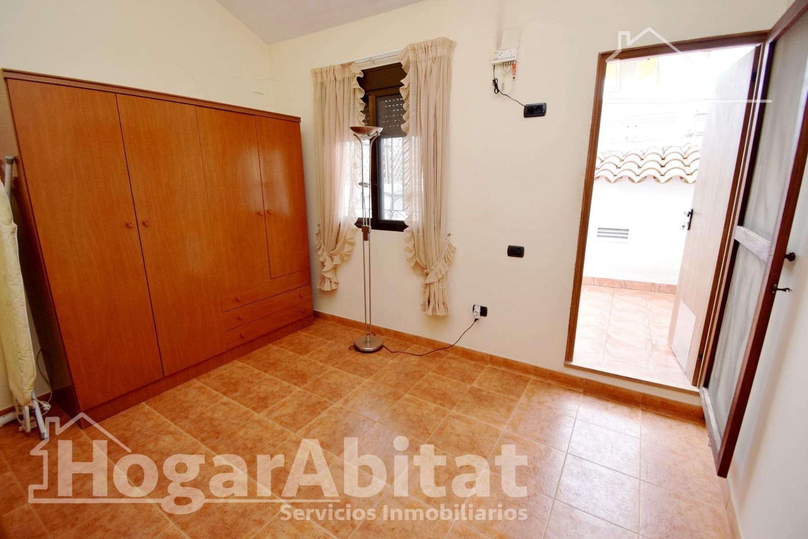 4 makuuhuone Omakotitalo myytävänä paikassa Vila-real mukana 
autotalli - 240 000 € (Ref: 9406969)