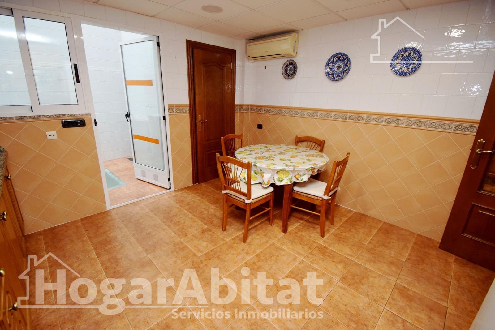 4 makuuhuone Omakotitalo myytävänä paikassa Vila-real mukana 
autotalli - 240 000 € (Ref: 9406969)