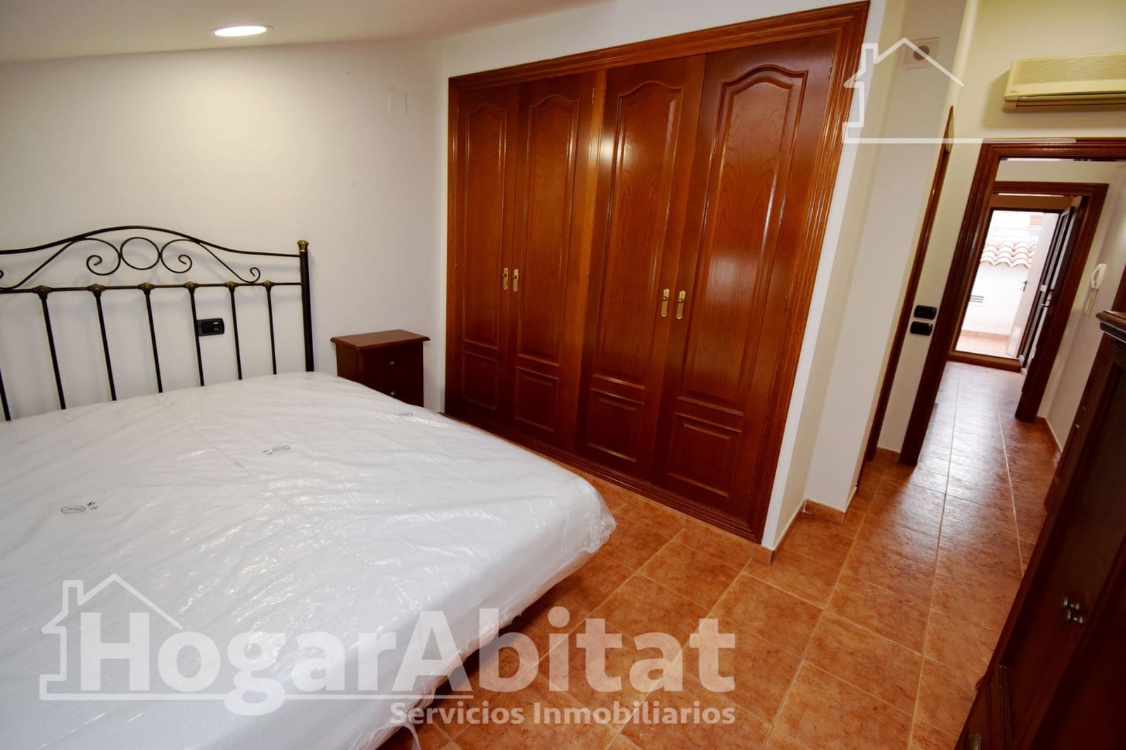 4 makuuhuone Omakotitalo myytävänä paikassa Vila-real mukana 
autotalli - 240 000 € (Ref: 9406969)