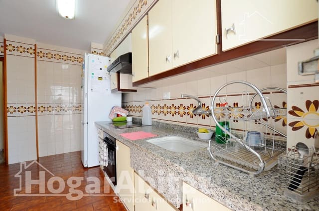 4 slaapkamer Flat te koop in Tavernes de la Valldigna - € 135.000 (Ref: 9411015)