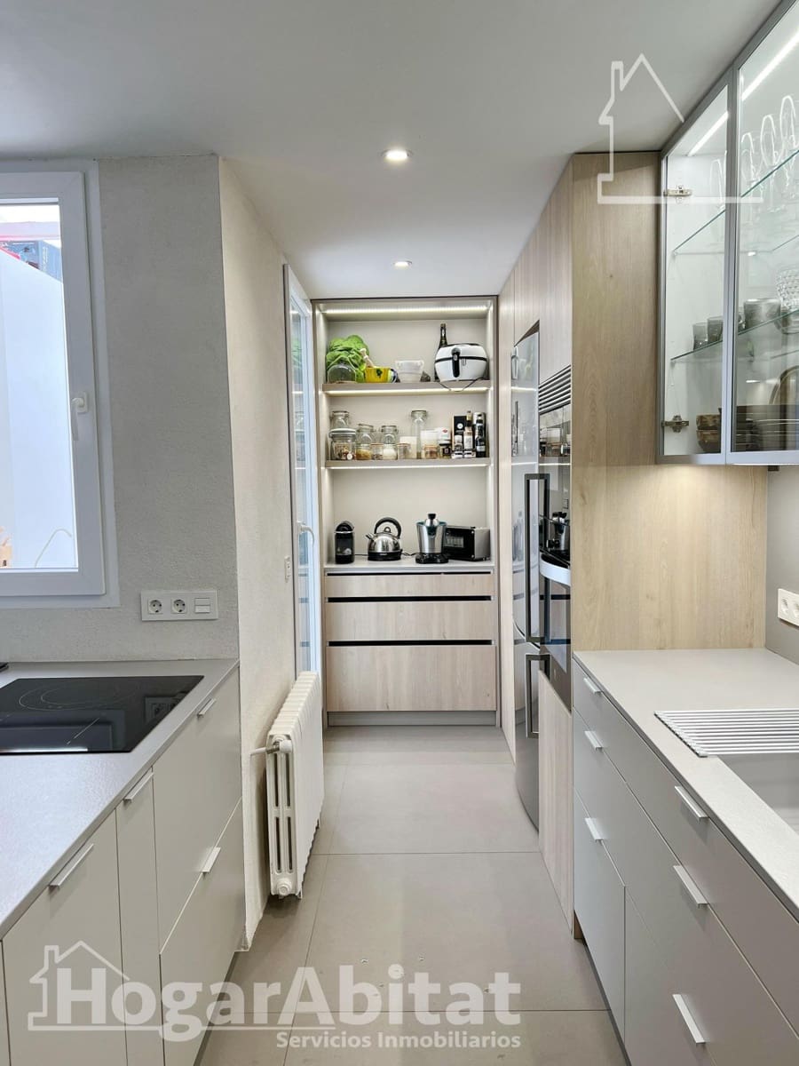 3 bedroom Penthouse for sale in Castello de la Plana with garage - € 298,500 (Ref: 9411029)