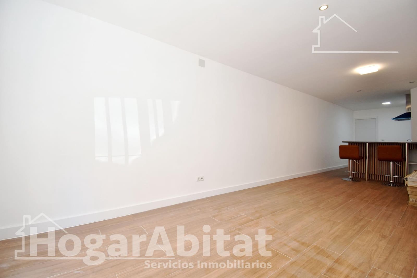 2 bedroom Flat for sale in Castello de la Plana - € 130,000 (Ref: 9411040)