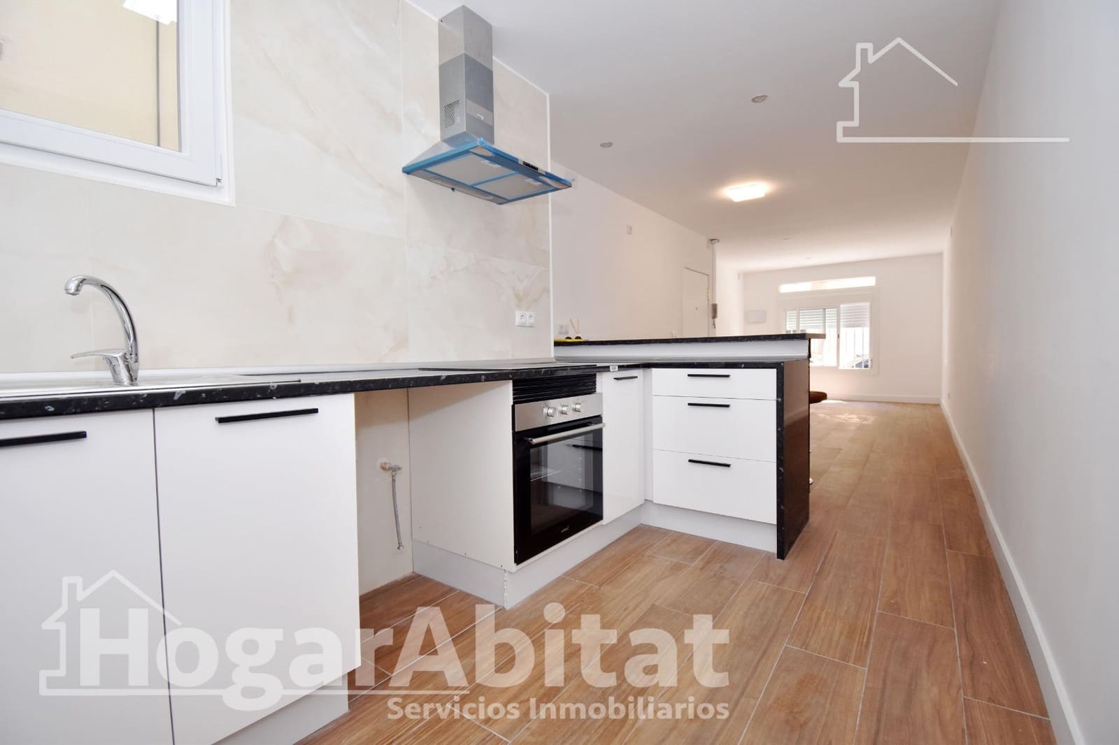 2 bedroom Flat for sale in Castello de la Plana - € 130,000 (Ref: 9411040)