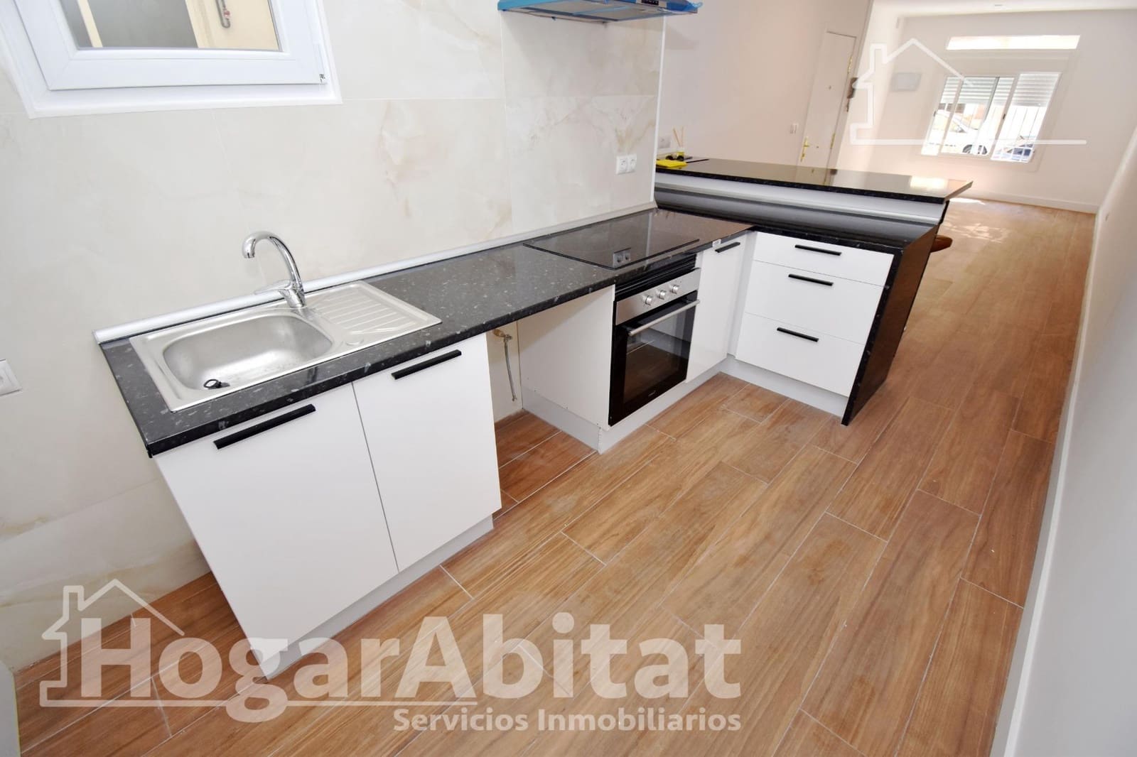 2 bedroom Flat for sale in Castello de la Plana - € 130,000 (Ref: 9411040)