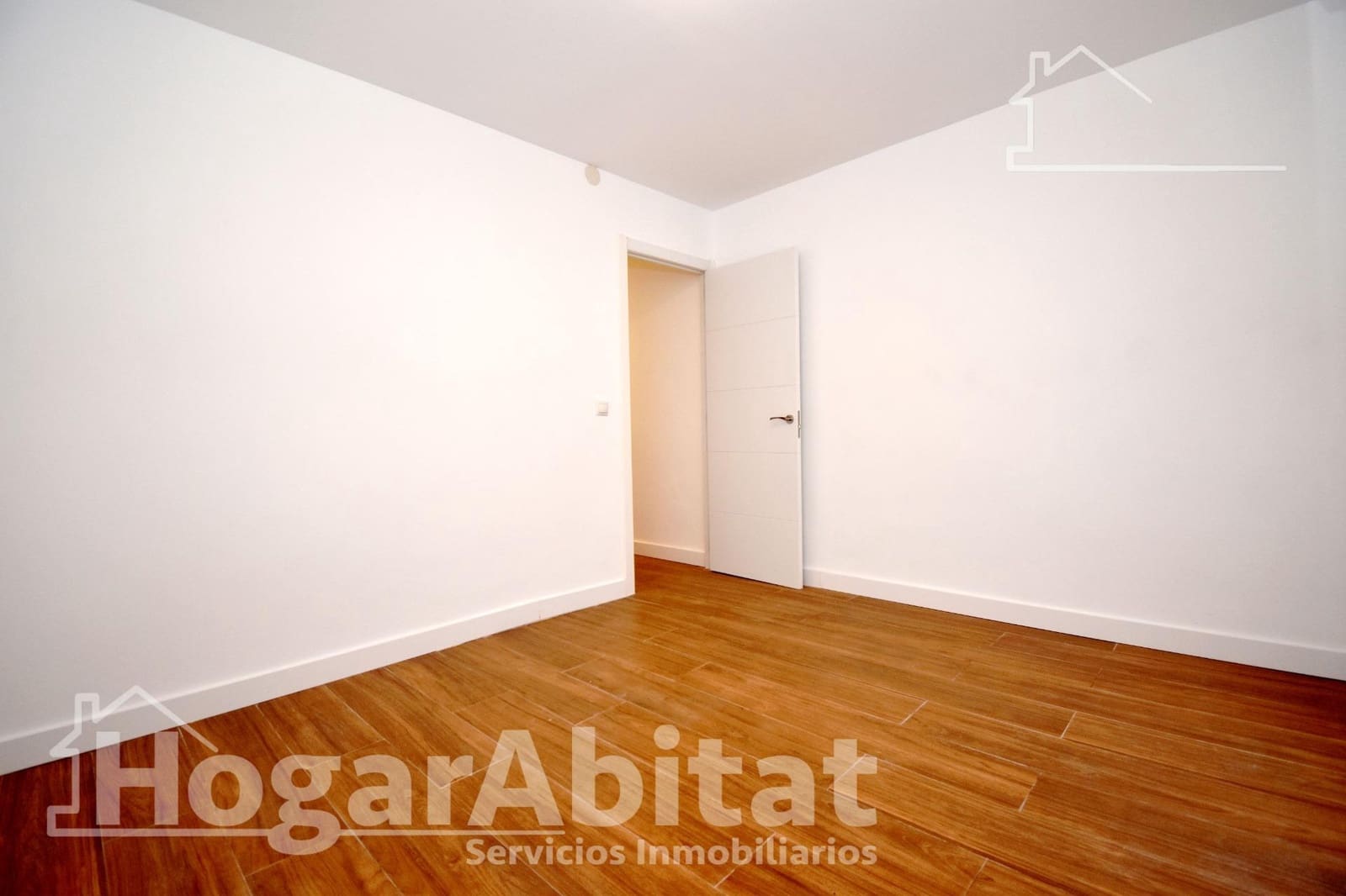 2 bedroom Flat for sale in Castello de la Plana - € 130,000 (Ref: 9411040)