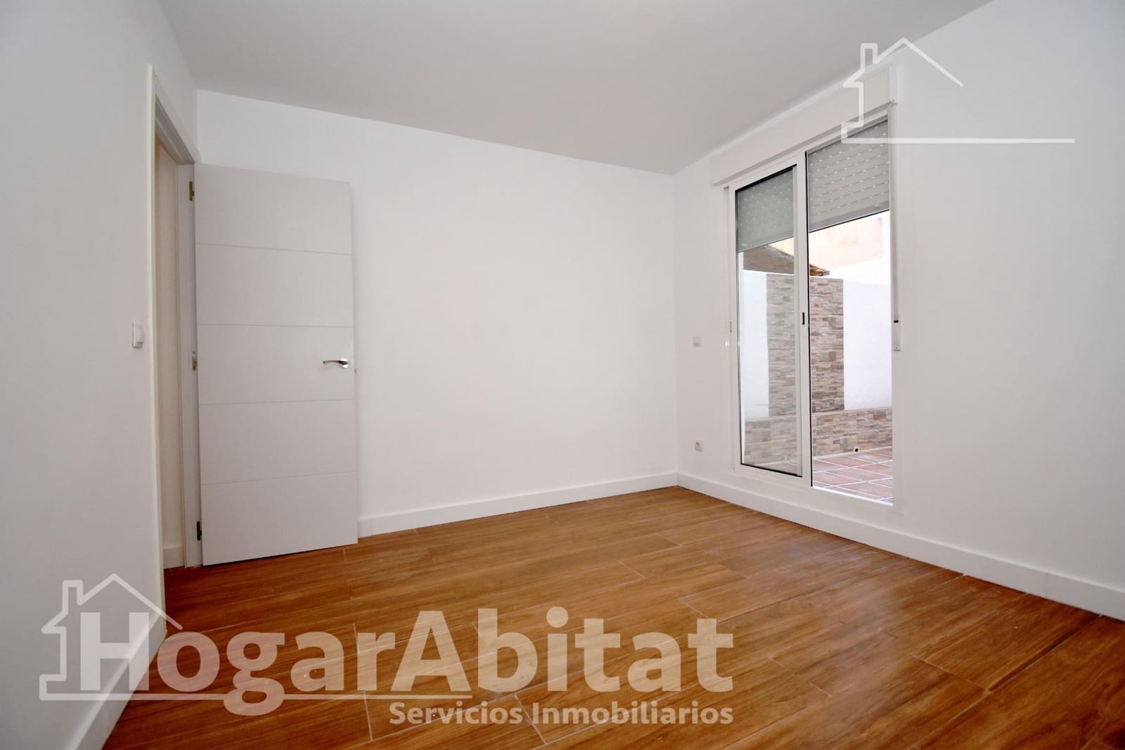 2 bedroom Flat for sale in Castello de la Plana - € 130,000 (Ref: 9411040)