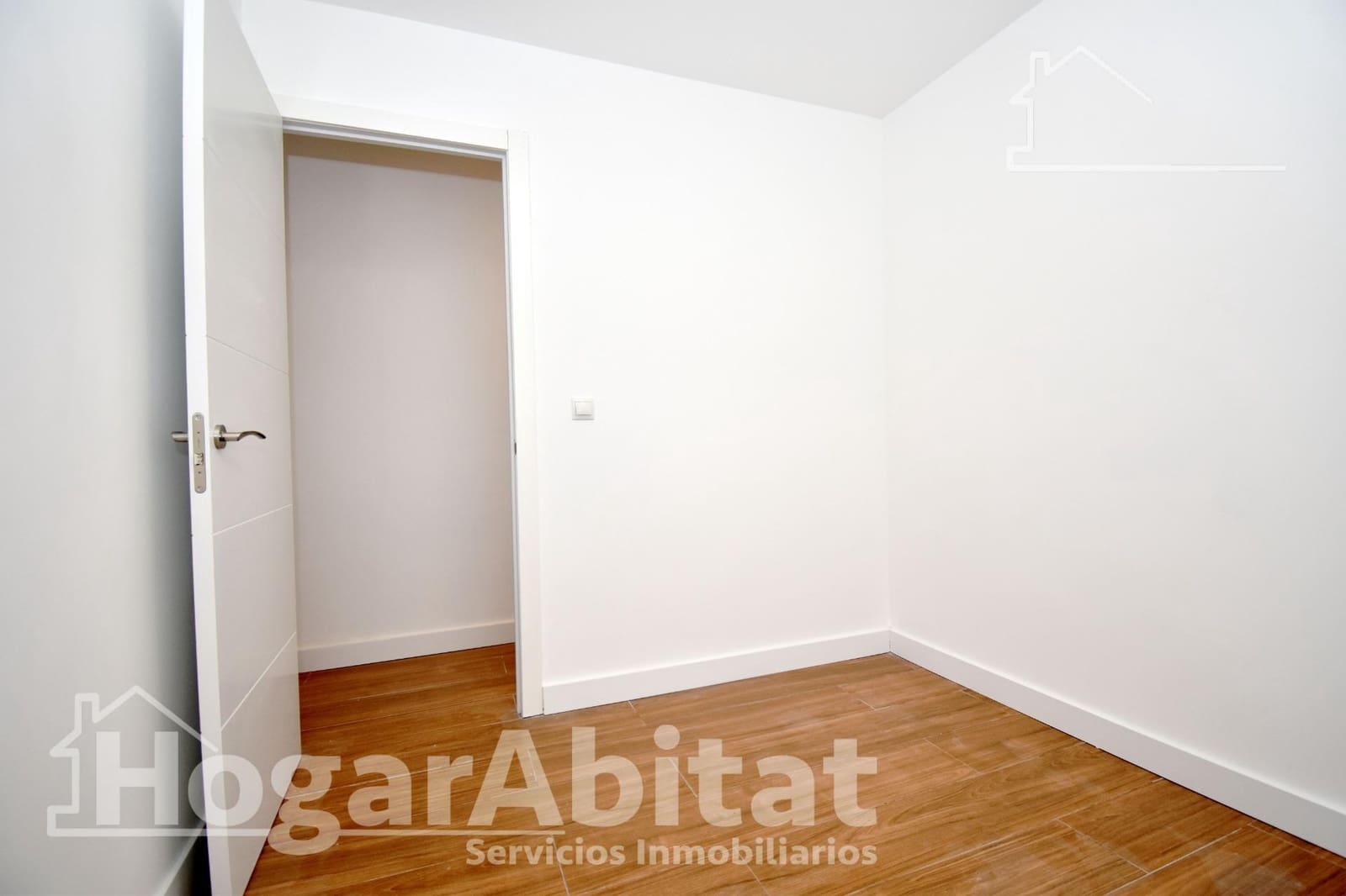 2 bedroom Flat for sale in Castello de la Plana - € 130,000 (Ref: 9411040)