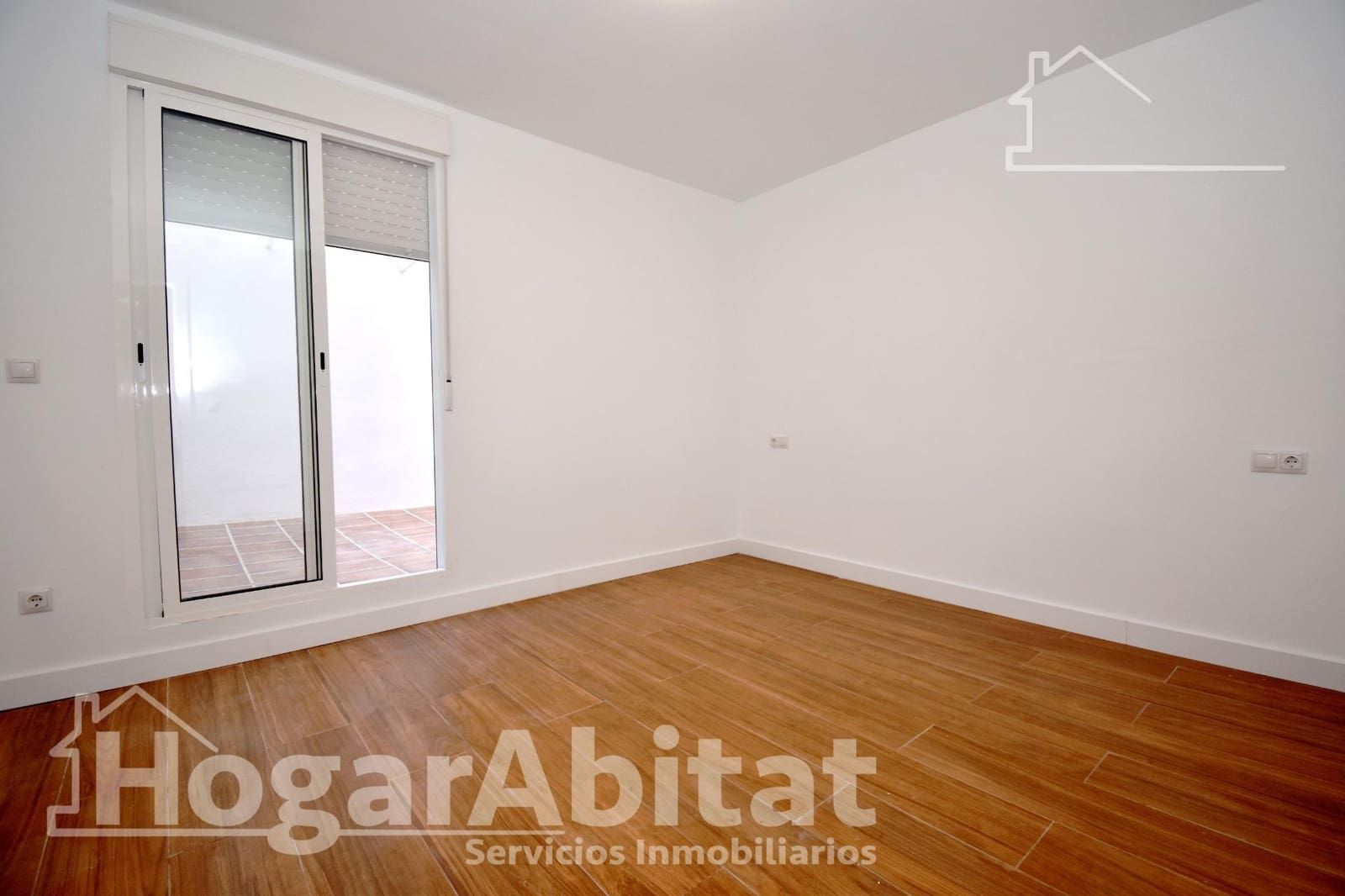 2 bedroom Flat for sale in Castello de la Plana - € 130,000 (Ref: 9411040)