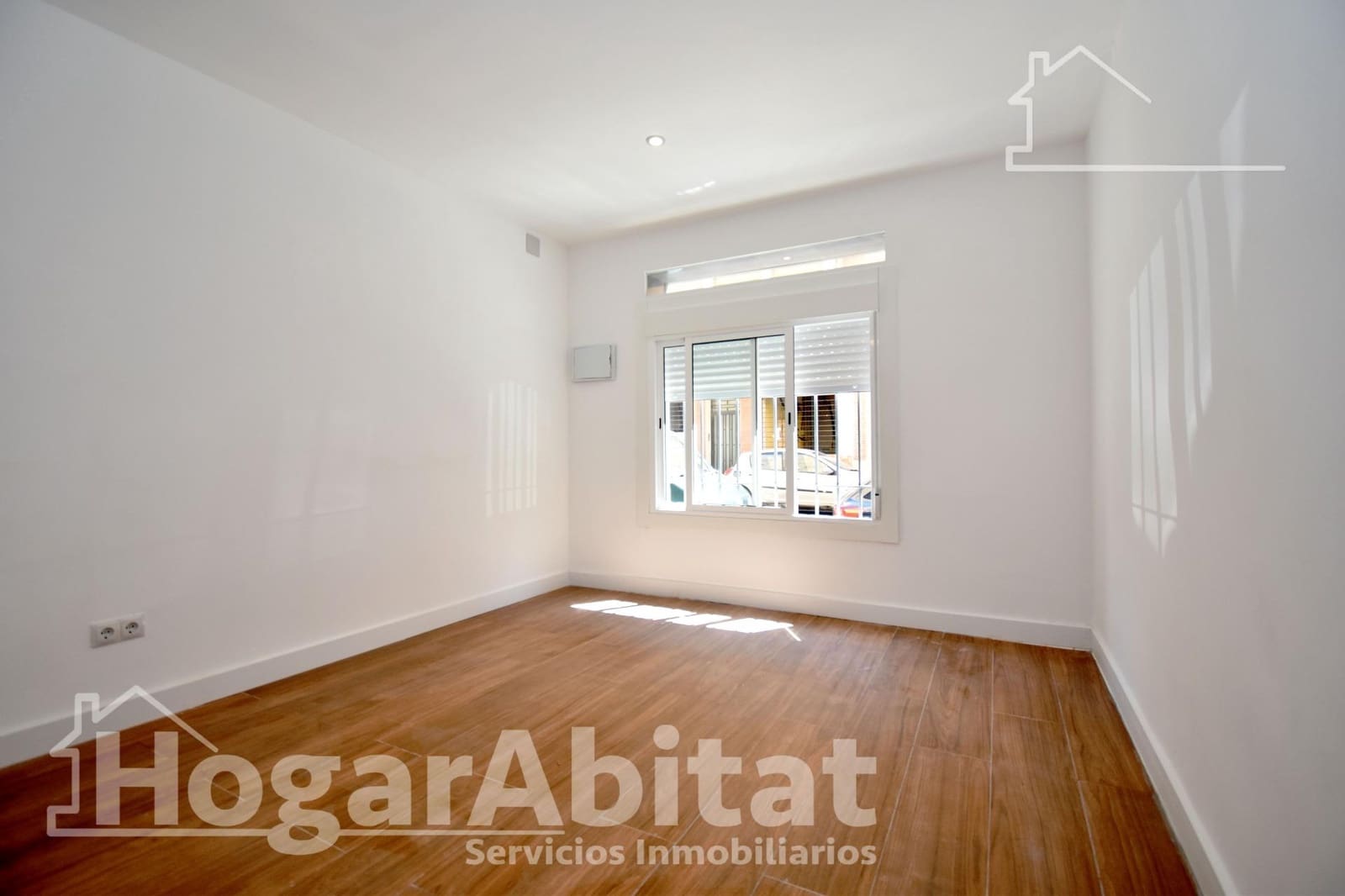 2 bedroom Flat for sale in Castello de la Plana - € 130,000 (Ref: 9411040)