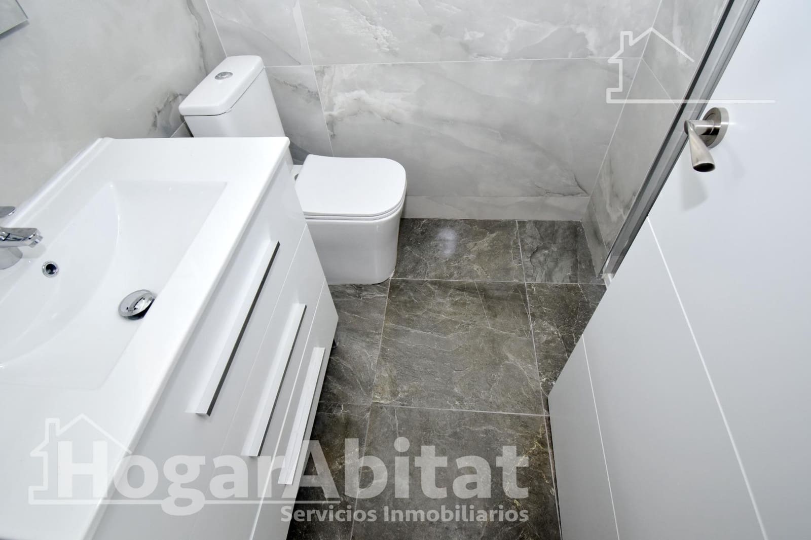 2 bedroom Flat for sale in Castello de la Plana - € 130,000 (Ref: 9411040)