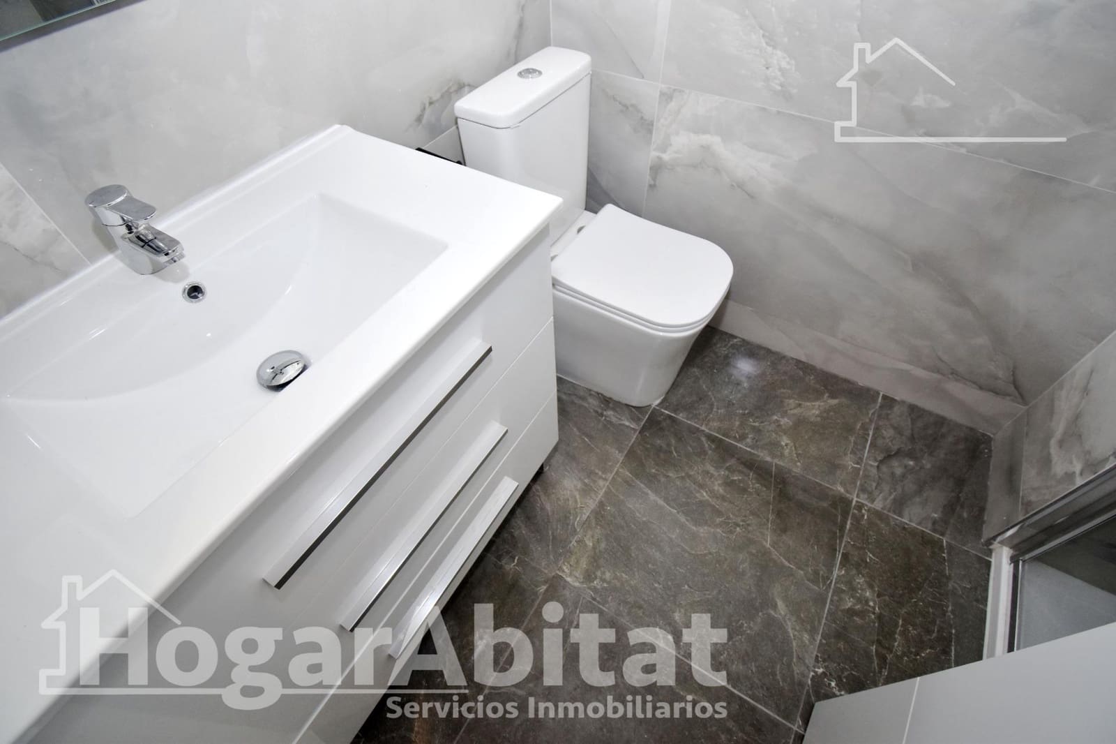 2 bedroom Flat for sale in Castello de la Plana - € 130,000 (Ref: 9411040)