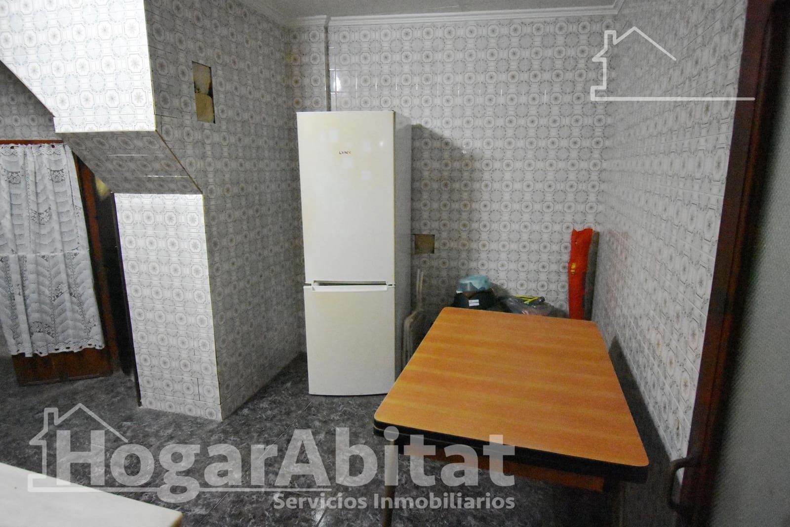 5 bedroom Townhouse for sale in Alzira - € 138,000 (Ref: 9411045)