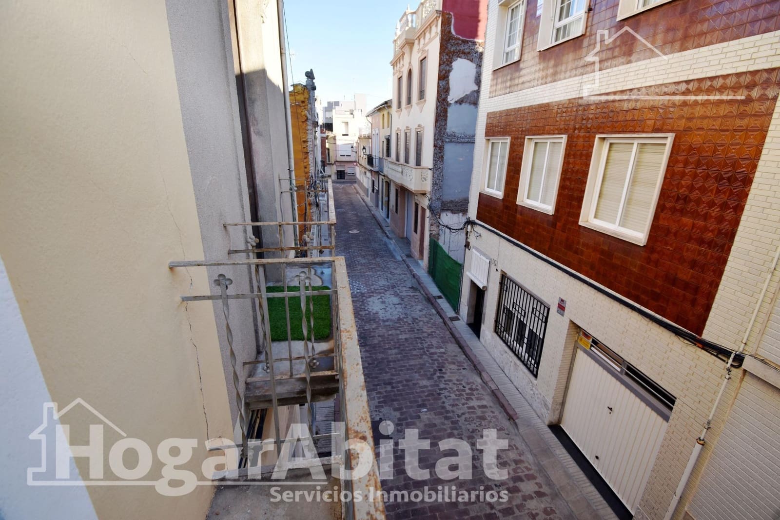 5 bedroom Townhouse for sale in Alzira - € 138,000 (Ref: 9411045)