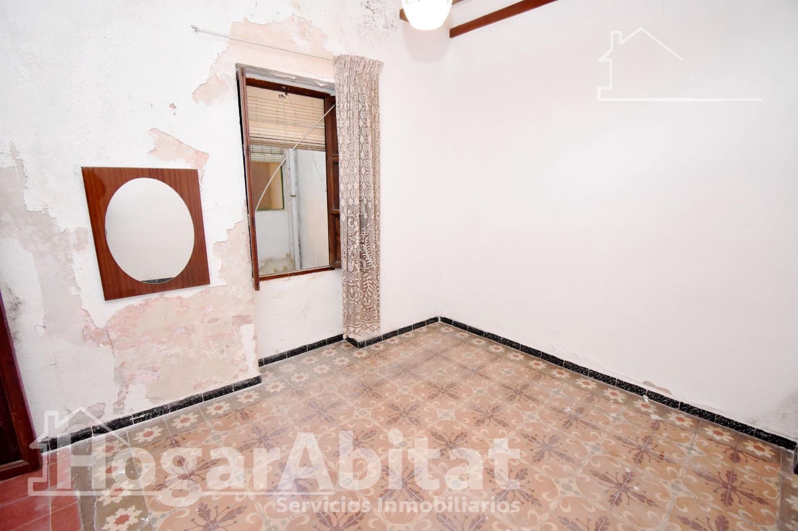5 bedroom Townhouse for sale in Alzira - € 138,000 (Ref: 9411045)