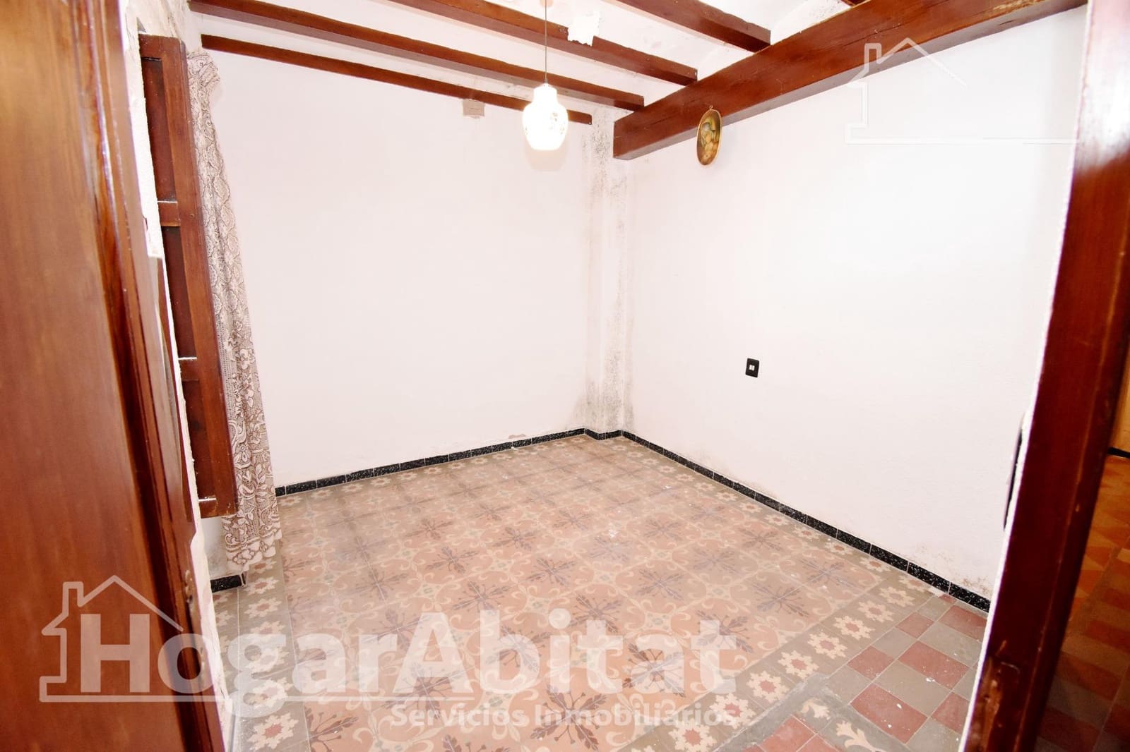 5 bedroom Townhouse for sale in Alzira - € 138,000 (Ref: 9411045)