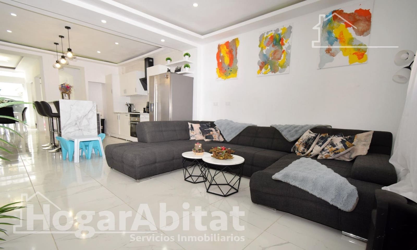 5 bedroom Townhouse for sale in Alginet with pool - € 217,000 (Ref: 9411048)
