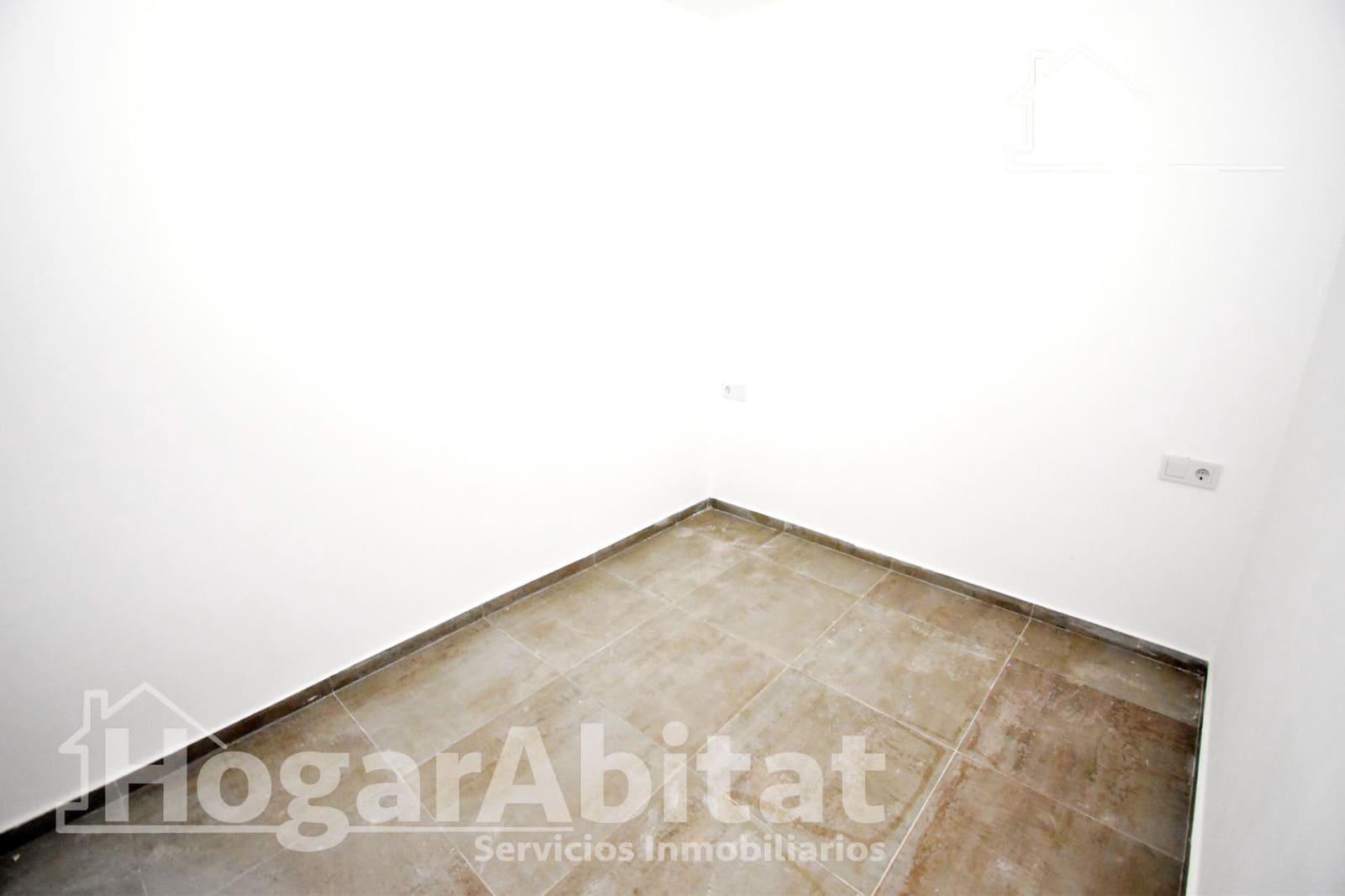 2 bedroom Flat for sale in Castello de la Plana - € 95,000 (Ref: 9414156)