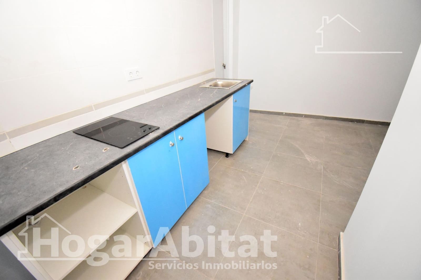 2 bedroom Flat for sale in Castello de la Plana - € 95,000 (Ref: 9414156)