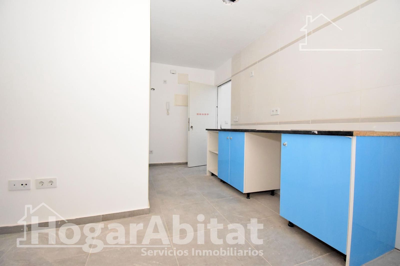 2 slaapkamer Flat te koop in Castello de la Plana - € 95.000 (Ref: 9414157)