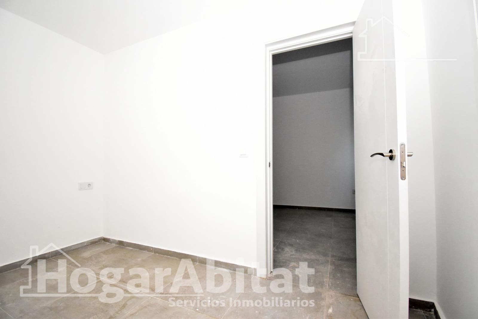 2 slaapkamer Flat te koop in Castello de la Plana - € 95.000 (Ref: 9414157)