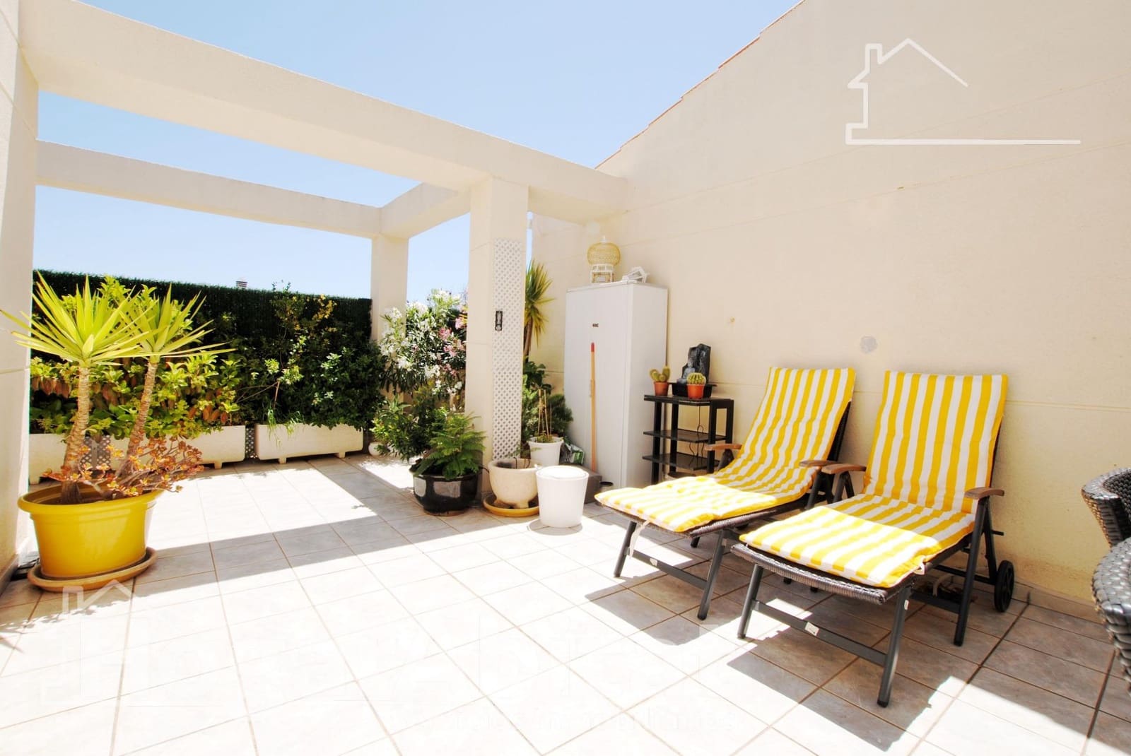 2 soveværelse Penthouse til salg i Denia med swimmingpool garage - € 415.000 (Ref: 9414165)