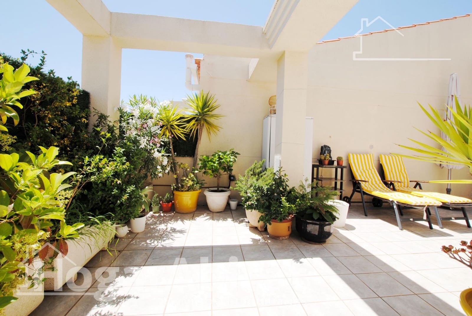 2 soveværelse Penthouse til salg i Denia med swimmingpool garage - € 415.000 (Ref: 9414165)