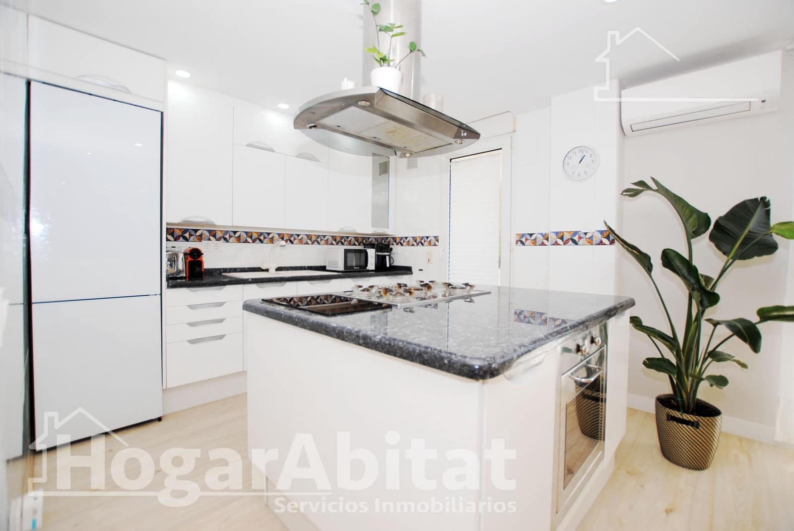 2 soveværelse Penthouse til salg i Denia med swimmingpool garage - € 415.000 (Ref: 9414165)