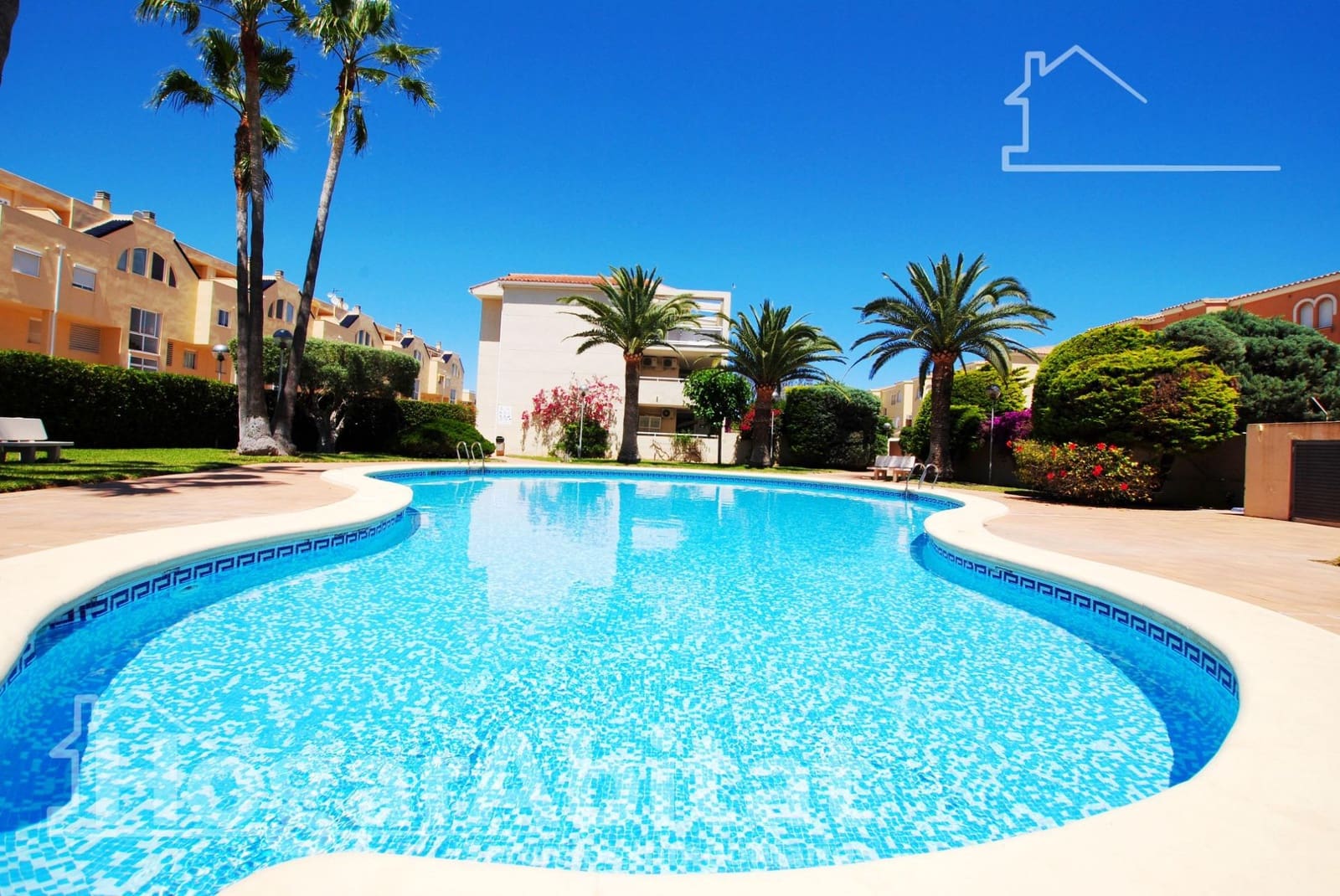 2 soveværelse Penthouse til salg i Denia med swimmingpool garage - € 415.000 (Ref: 9414165)