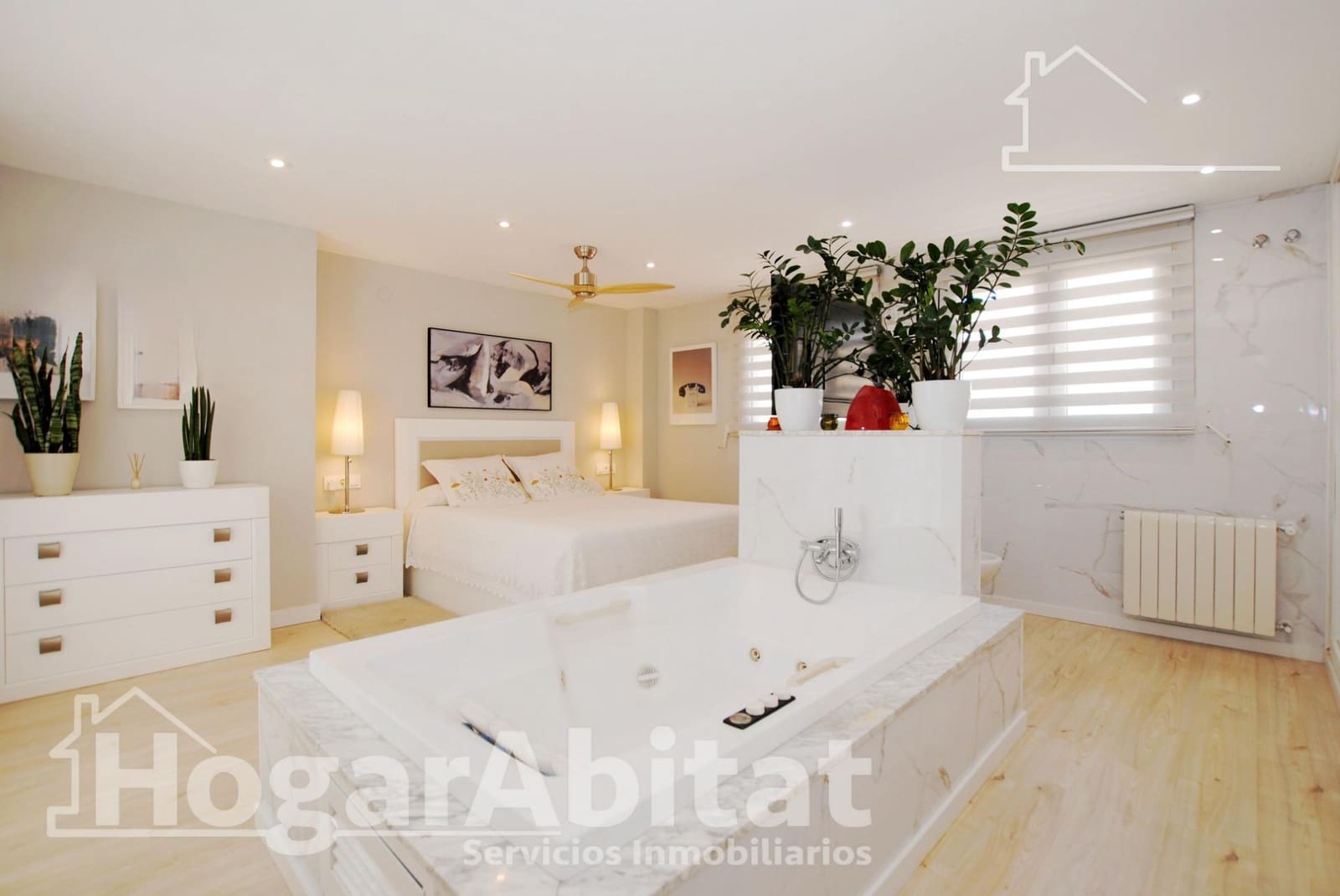 2 soveværelse Penthouse til salg i Denia med swimmingpool garage - € 415.000 (Ref: 9414165)