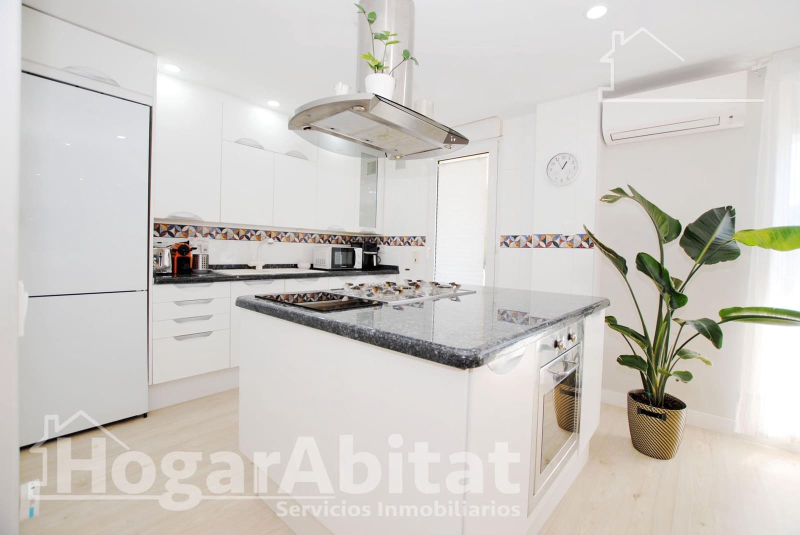 2 soveværelse Penthouse til salg i Denia med swimmingpool garage - € 415.000 (Ref: 9414165)