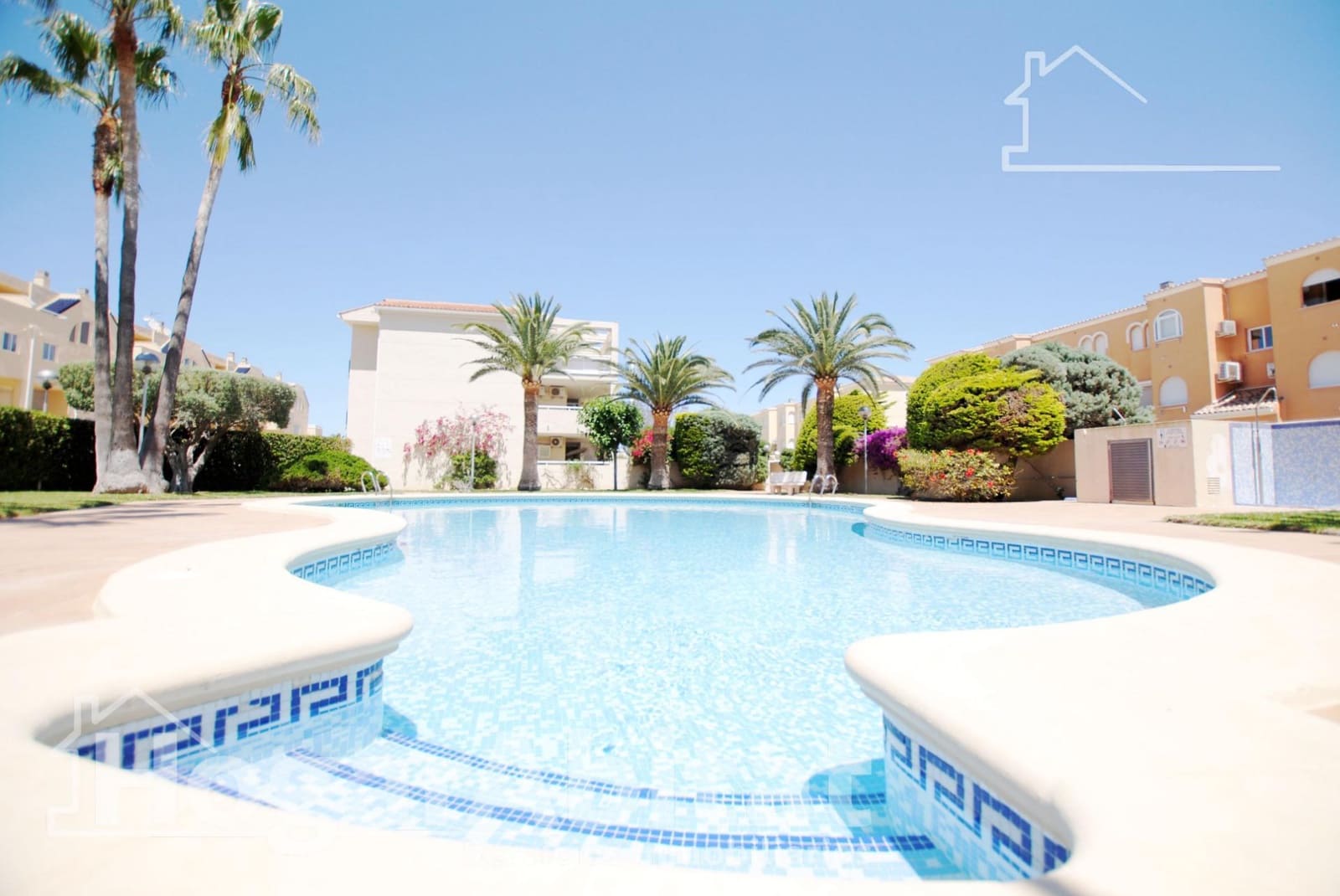 2 soveværelse Penthouse til salg i Denia med swimmingpool garage - € 415.000 (Ref: 9414165)