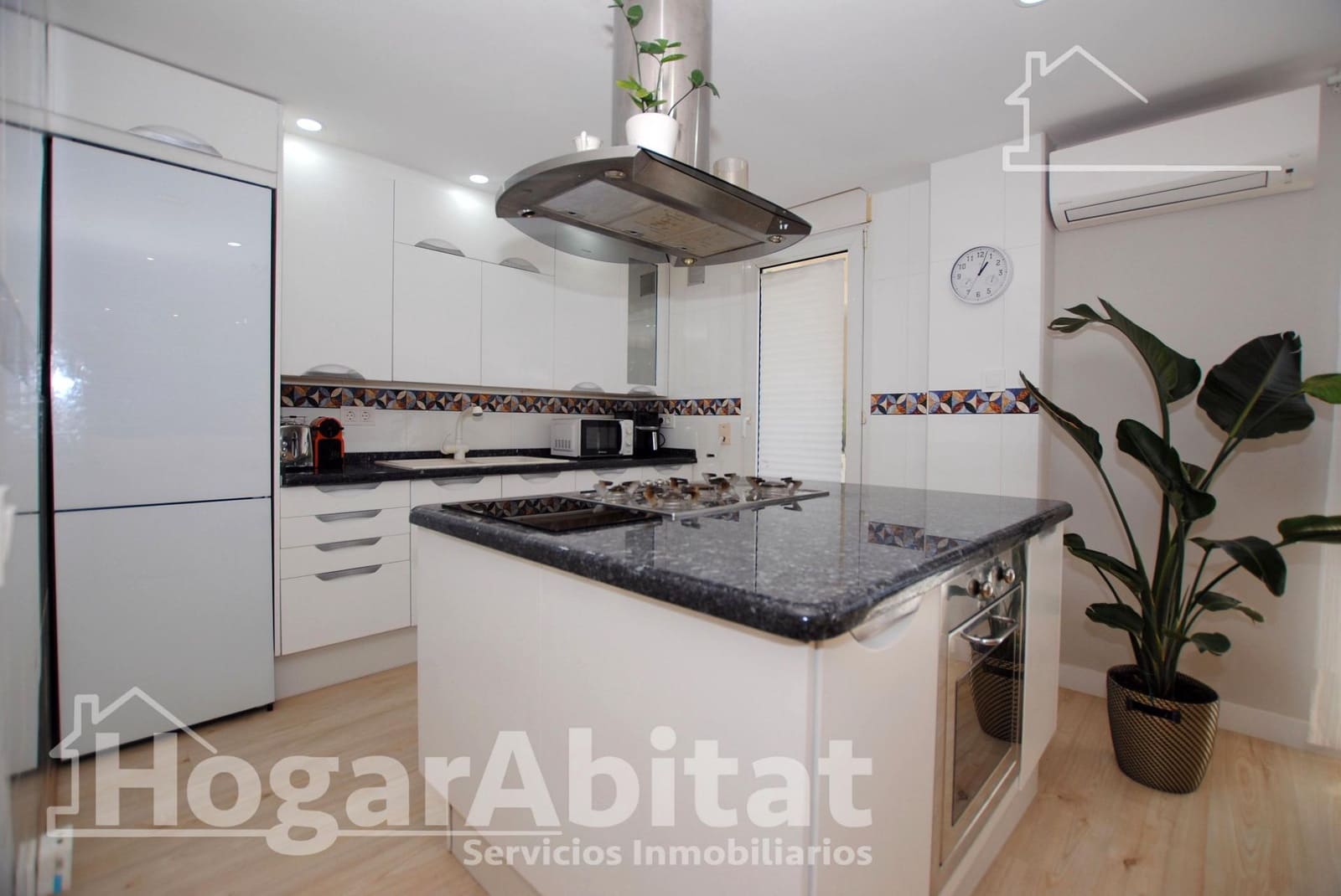 2 sovrum Takvåning till salu i Denia med pool garage - 415 000 € (Ref: 9414165)