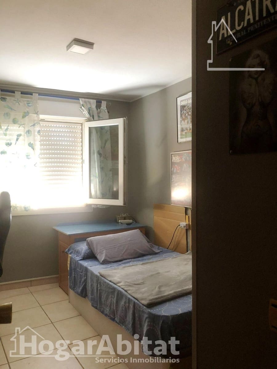 3 bedroom Flat for sale in Castello de la Plana with garage - € 200,000 (Ref: 9415989)