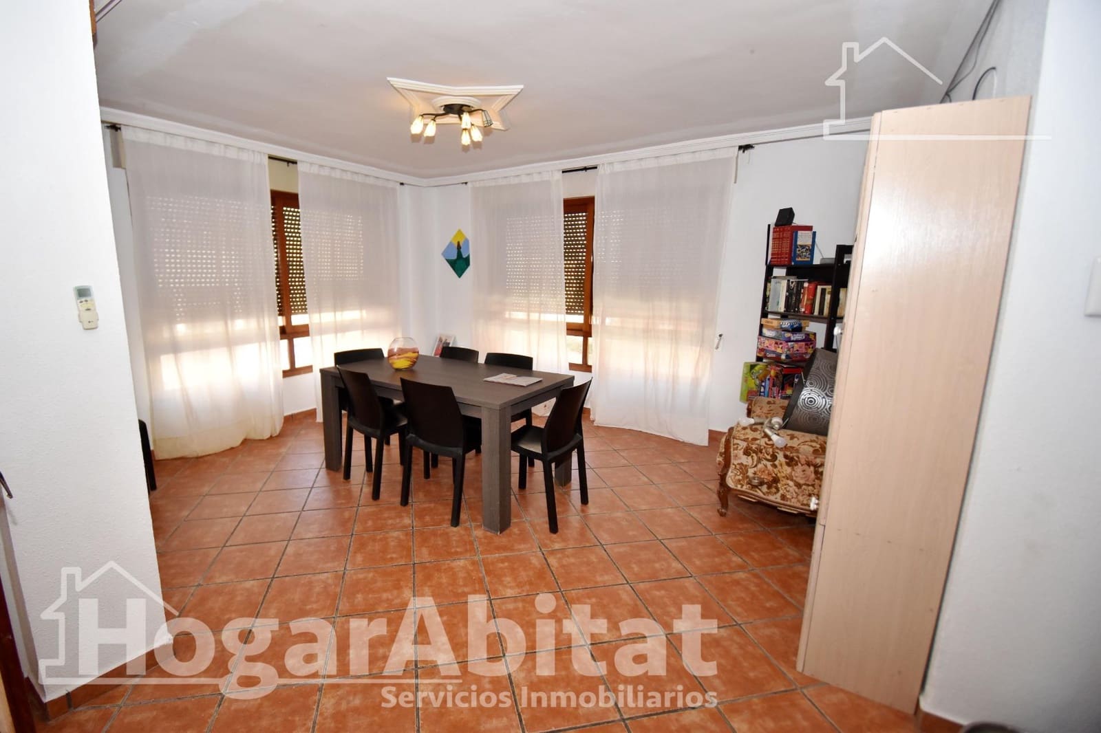 4 bedroom Flat for sale in Vila-real with garage - € 180,000 (Ref: 9416000)