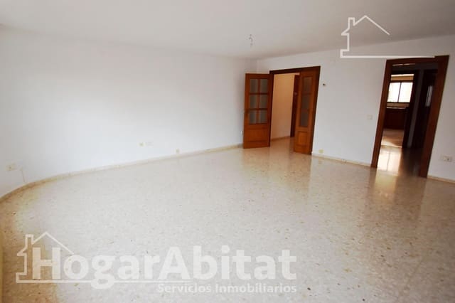 5 chambre Appartement à vendre à Castelló de la Plana avec garage - 315 000 € (Ref: 9416009)