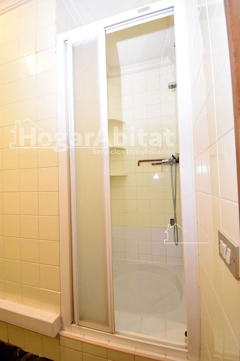 7 bedroom Flat for sale in Castello de la Plana - € 300,000 (Ref: 9416010)