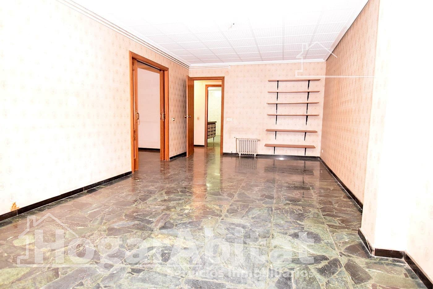 7 bedroom Flat for sale in Castello de la Plana - € 300,000 (Ref: 9416010)