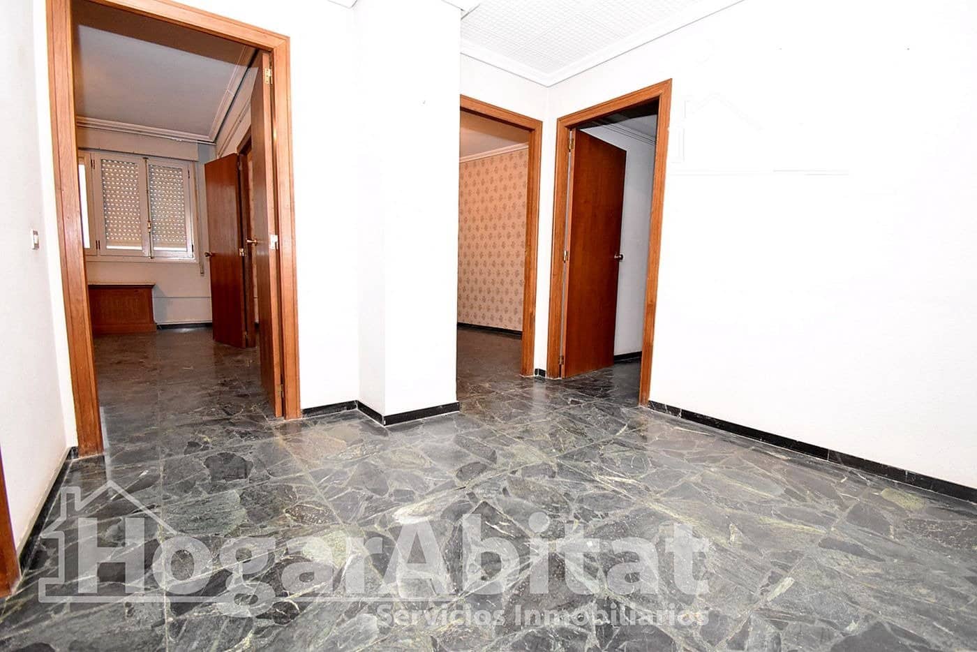 7 bedroom Flat for sale in Castello de la Plana - € 300,000 (Ref: 9416010)