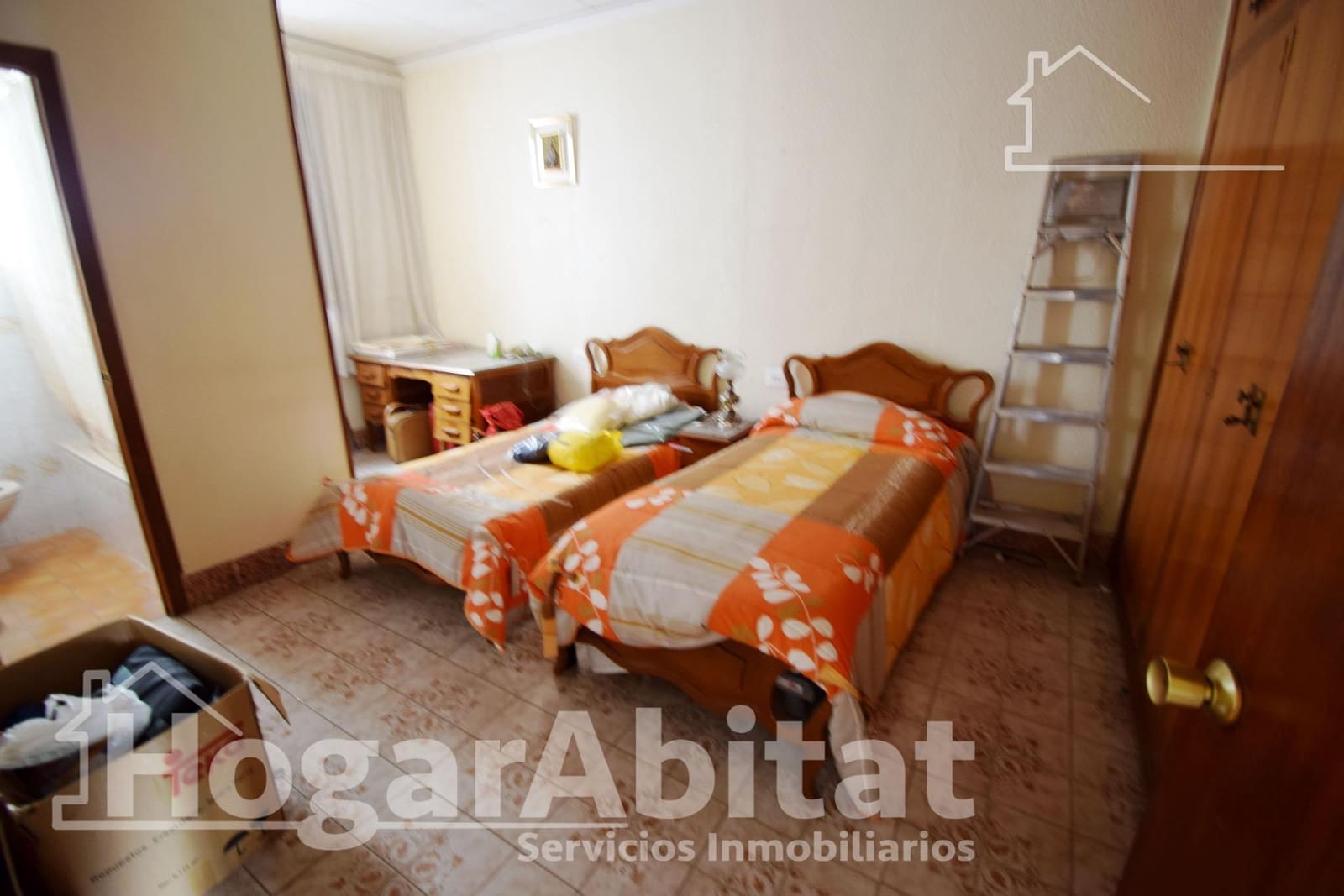 5 quarto Casa em Banda para venda em Castello de la Plana com garagem - 215 000 € (Ref: 9417600)