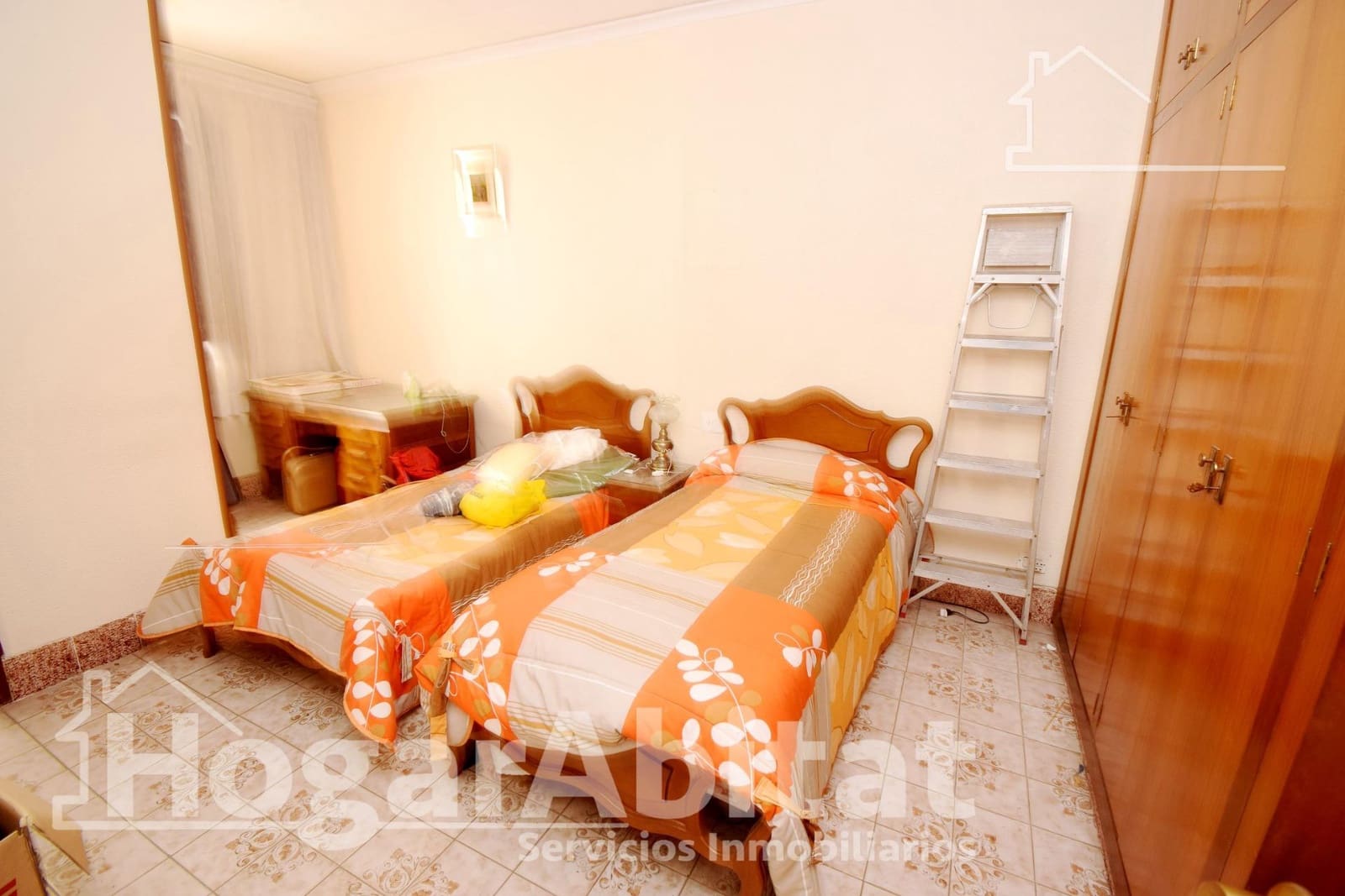 5 quarto Casa em Banda para venda em Castello de la Plana com garagem - 215 000 € (Ref: 9417600)