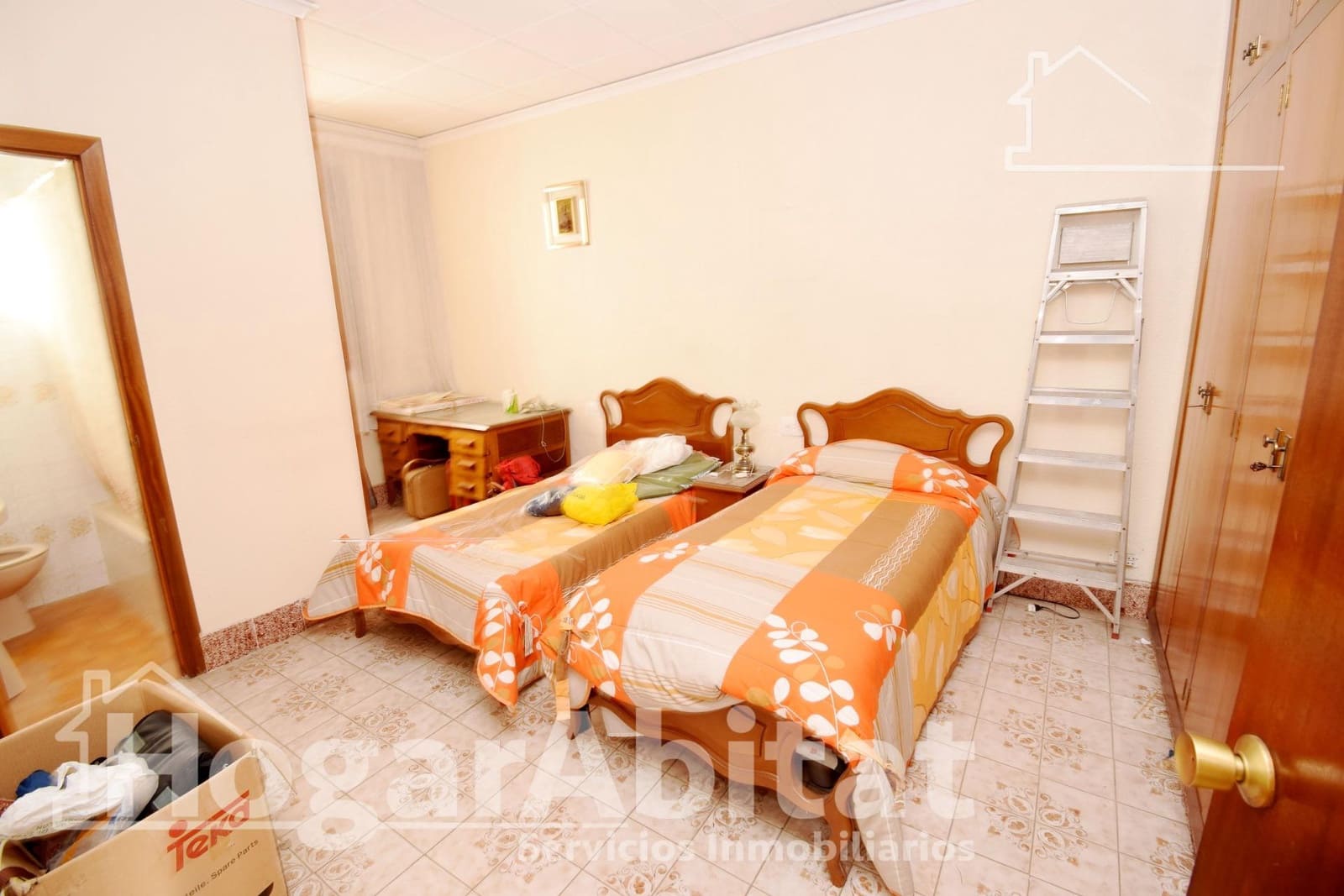 5 quarto Casa em Banda para venda em Castello de la Plana com garagem - 215 000 € (Ref: 9417600)