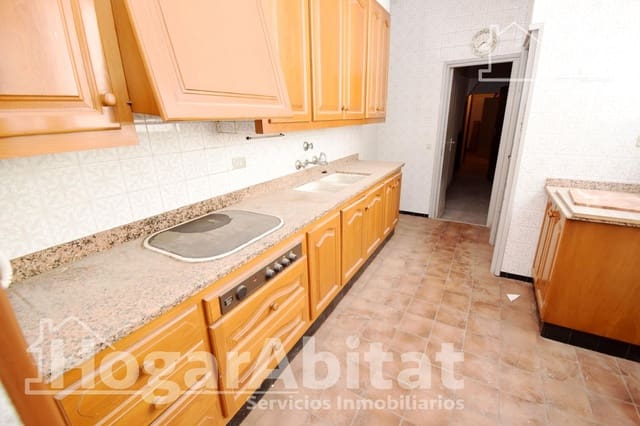 5 bedroom Townhouse for sale in Centro, Castelló de la Plana with garage - € 215,000 (Ref: 9417600)