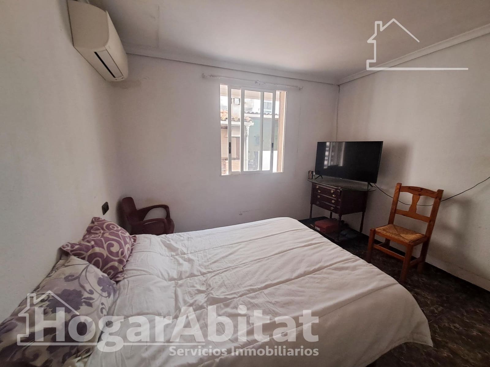 3 makuuhuone Omakotitalo myytävänä paikassa Castello de la Plana mukana 
autotalli - 260 000 € (Ref: 9417601)