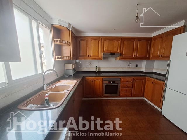 3 bedroom Townhouse for sale in Castelló de la Plana with garage - € 260,000 (Ref: 9417601)