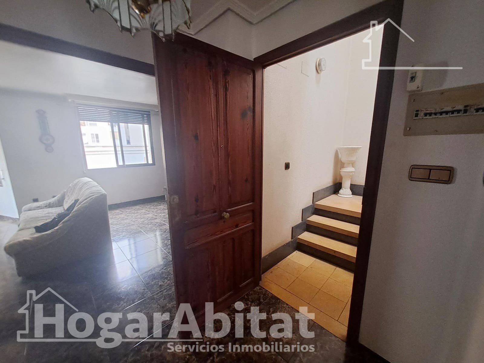 3 makuuhuone Omakotitalo myytävänä paikassa Castello de la Plana mukana 
autotalli - 260 000 € (Ref: 9417601)