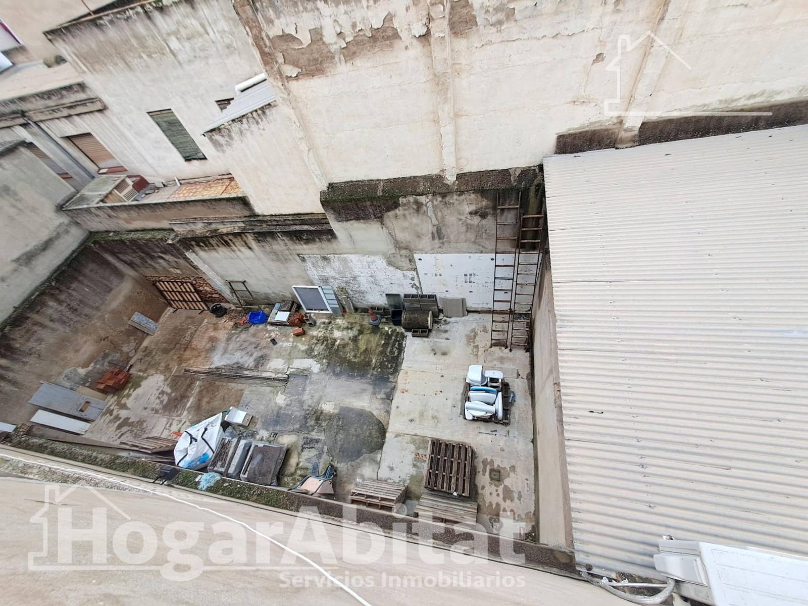 3 makuuhuone Omakotitalo myytävänä paikassa Castello de la Plana mukana 
autotalli - 260 000 € (Ref: 9417601)